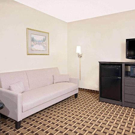 Super 8 By Wyndham Ashland Hotel Exterior foto