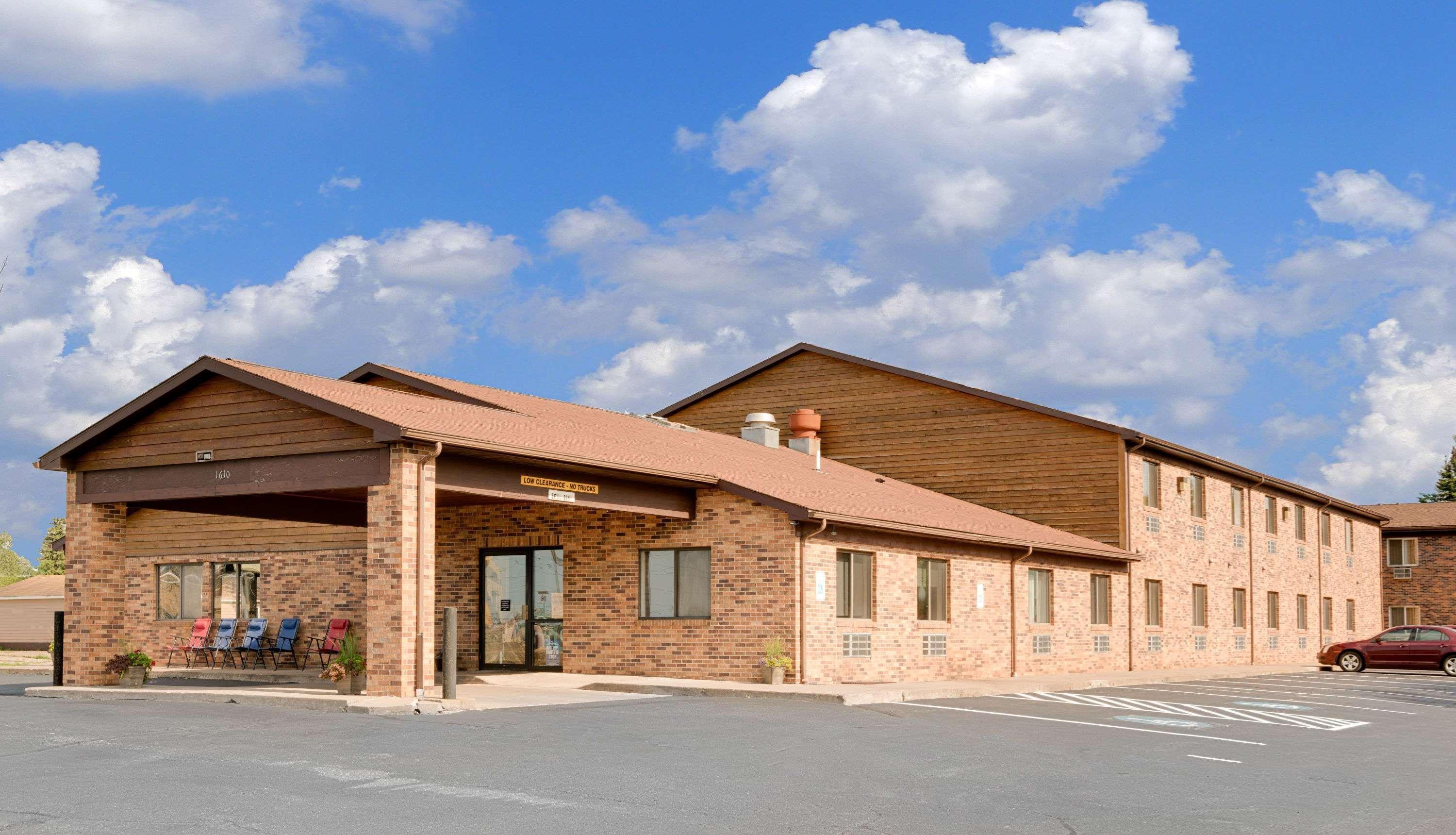 Super 8 By Wyndham Ashland Hotel Exterior foto
