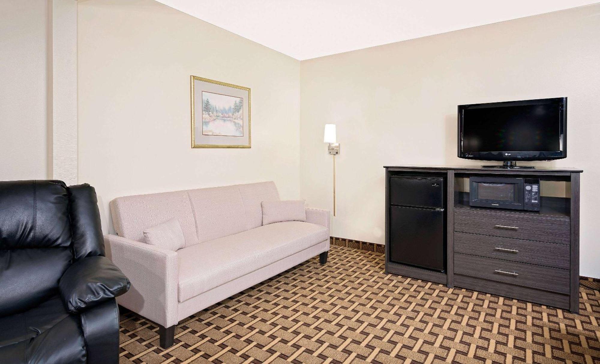 Super 8 By Wyndham Ashland Hotel Exterior foto